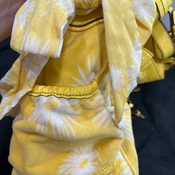 -Vintage RARE HTF Juicy Couture Butter cup Daisy Bee handbag. - Picture 7 of 17